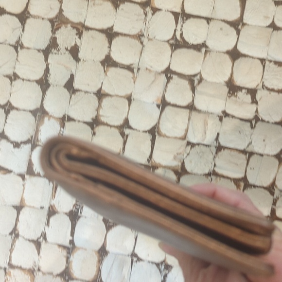 Michael Kors Bronze Leather wallet - Picture 5 of 14